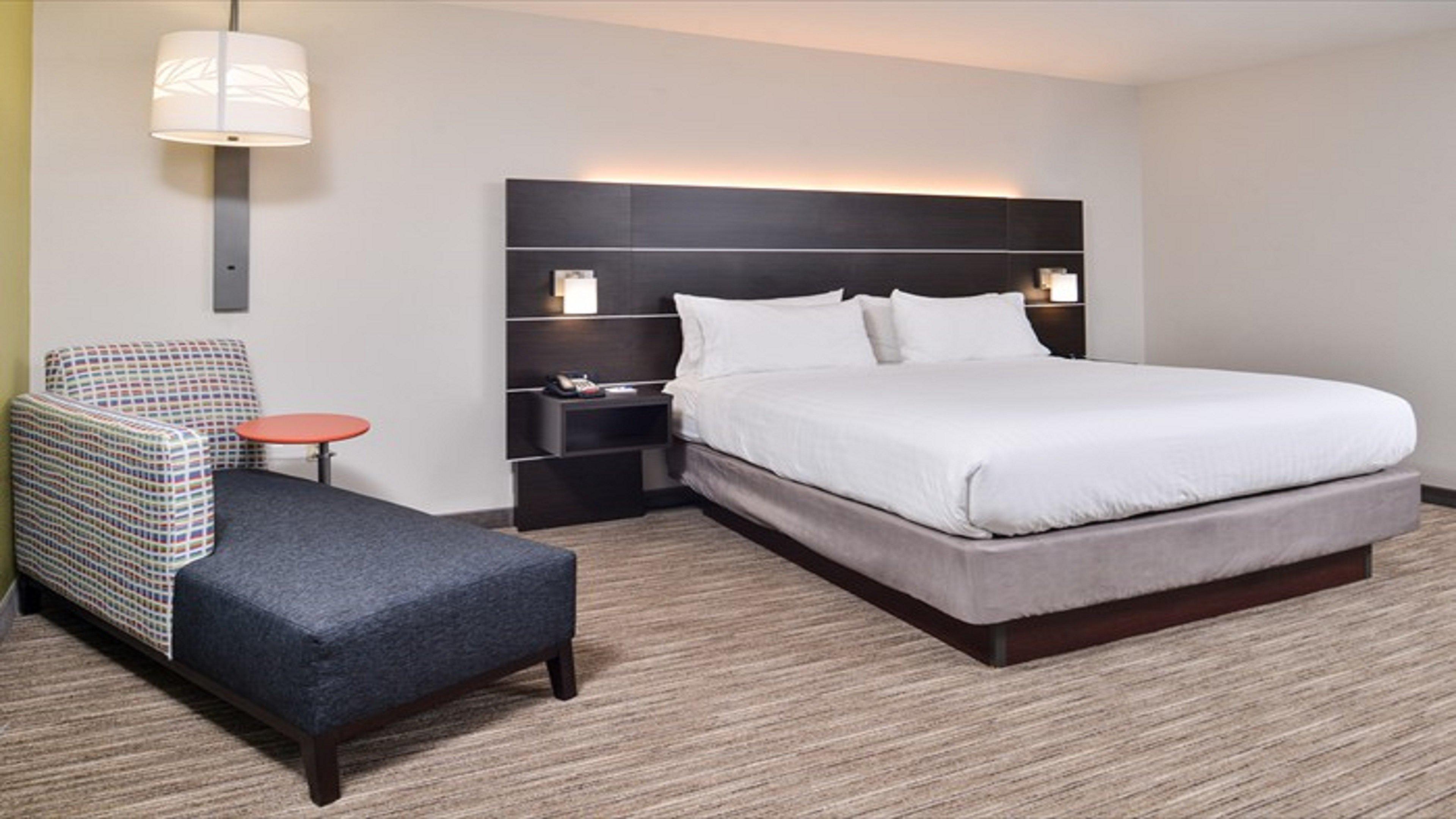 Holiday Inn Express & Suites - Parkersburg East By Ihg Exterior foto